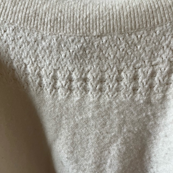 Anthropologie Women’s Ivory Wool Off-Shoulder Ruffle-Edge Sweater Size M - Picture 8 of 16
